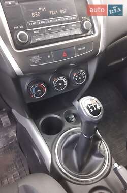Позашляховик / Кросовер Mitsubishi ASX 2013 в 