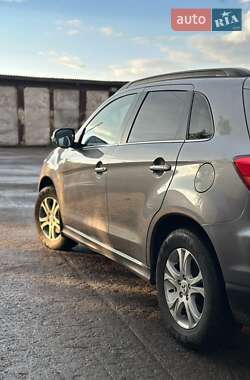 Позашляховик / Кросовер Mitsubishi ASX 2010 в 