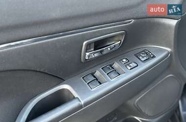Внедорожник / Кроссовер Mitsubishi ASX 2014 в 