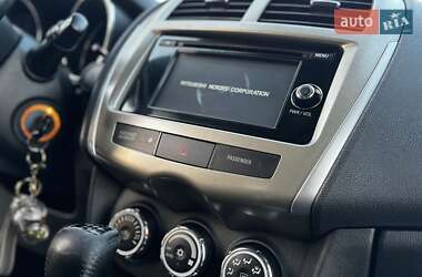 Внедорожник / Кроссовер Mitsubishi ASX 2014 в 