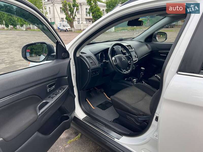 Внедорожник / Кроссовер Mitsubishi ASX 2015 в Новоархангельске