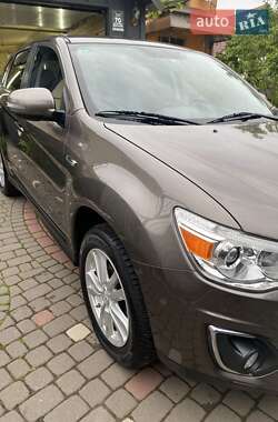 Позашляховик / Кросовер Mitsubishi ASX 2014 в 