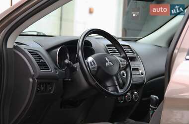 Внедорожник / Кроссовер Mitsubishi ASX 2012 в 