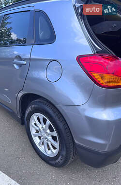 Внедорожник / Кроссовер Mitsubishi ASX 2012 в 