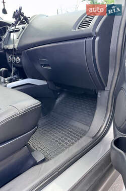 Внедорожник / Кроссовер Mitsubishi ASX 2012 в 