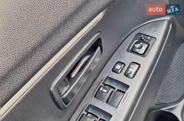 Внедорожник / Кроссовер Mitsubishi ASX 2012 в 
