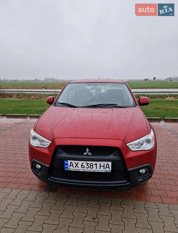 Внедорожник / Кроссовер Mitsubishi ASX 2011 в 