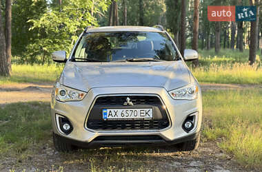 Внедорожник / Кроссовер Mitsubishi ASX 2015 в 