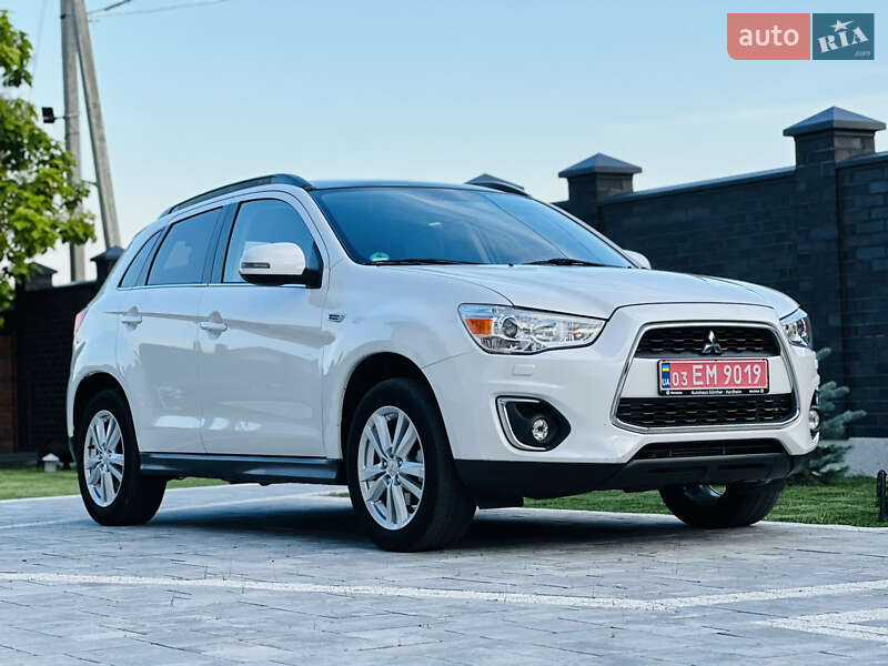 Внедорожник / Кроссовер Mitsubishi ASX 2014 в 