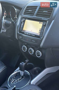 Внедорожник / Кроссовер Mitsubishi ASX 2014 в 