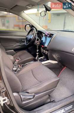 Внедорожник / Кроссовер Mitsubishi ASX 2010 в 