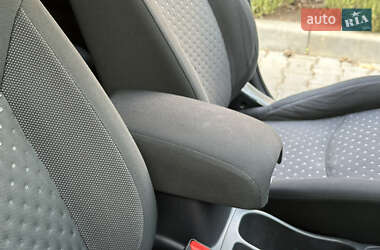 Внедорожник / Кроссовер Mitsubishi ASX 2010 в 