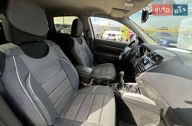 Внедорожник / Кроссовер Mitsubishi ASX 2014 в 