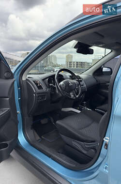 Внедорожник / Кроссовер Mitsubishi ASX 2012 в 