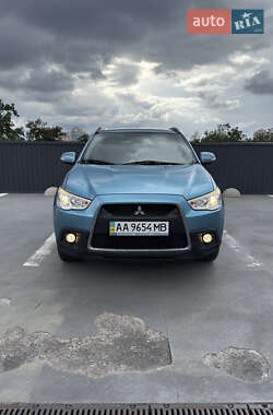 Внедорожник / Кроссовер Mitsubishi ASX 2012 в 