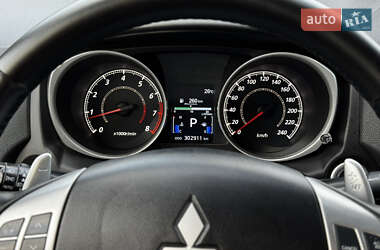 Внедорожник / Кроссовер Mitsubishi ASX 2011 в 