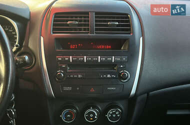 Внедорожник / Кроссовер Mitsubishi ASX 2010 в 