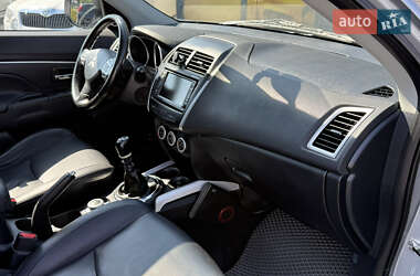 Внедорожник / Кроссовер Mitsubishi ASX 2010 в 