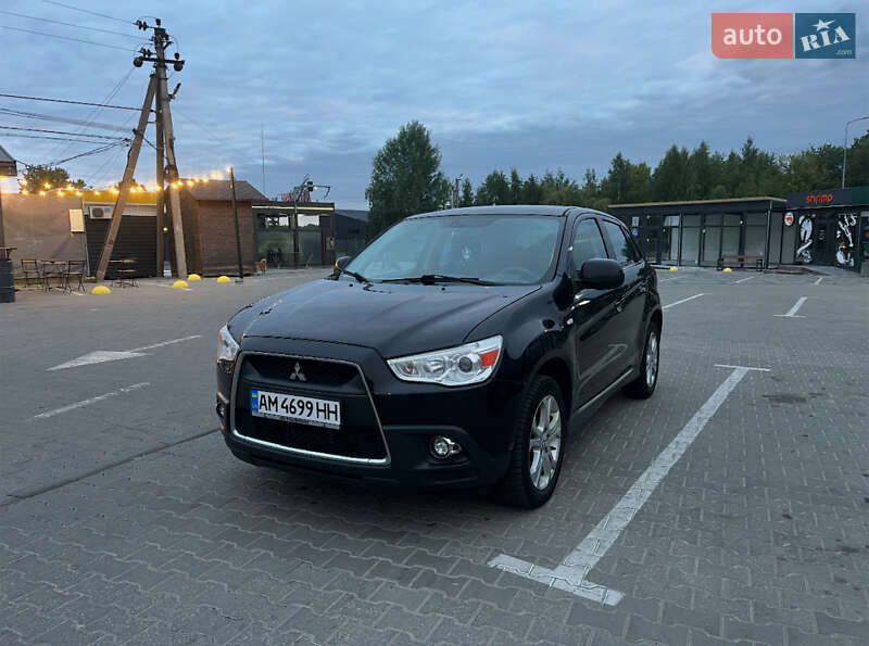Внедорожник / Кроссовер Mitsubishi ASX 2010 в 