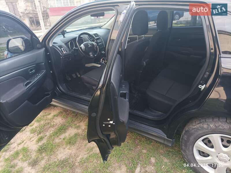 Позашляховик / Кросовер Mitsubishi ASX 2010 в Чернівцях