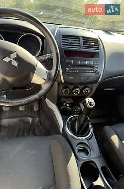 Внедорожник / Кроссовер Mitsubishi ASX 2012 в 