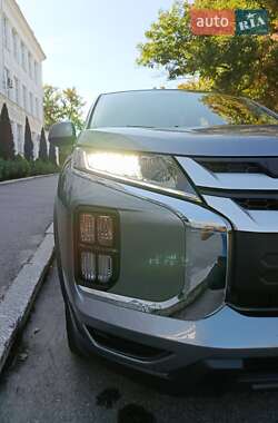 Внедорожник / Кроссовер Mitsubishi ASX 2021 в 