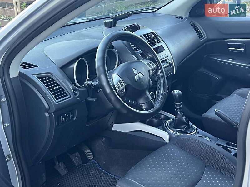 Позашляховик / Кросовер Mitsubishi ASX 2010 в Києві