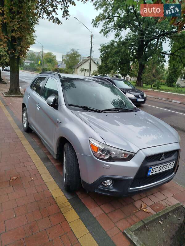 Внедорожник / Кроссовер Mitsubishi ASX 2010 в 