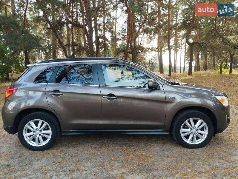 Внедорожник / Кроссовер Mitsubishi ASX 2014 в Ахтырке