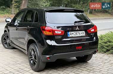 Внедорожник / Кроссовер Mitsubishi ASX 2014 в 