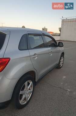 Внедорожник / Кроссовер Mitsubishi ASX 2013 в 