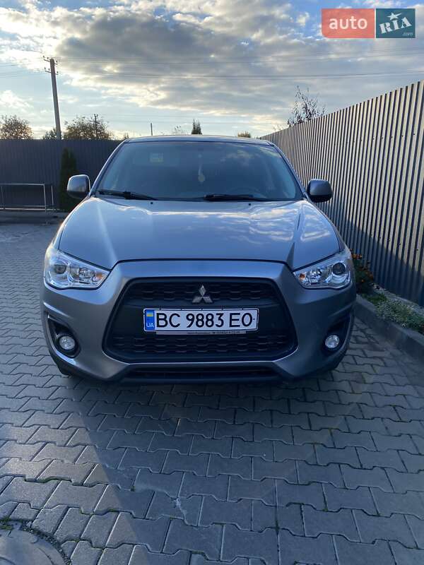 Внедорожник / Кроссовер Mitsubishi ASX 2015 в 