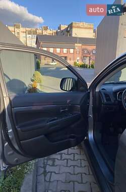 Внедорожник / Кроссовер Mitsubishi ASX 2015 в 