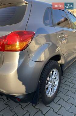 Внедорожник / Кроссовер Mitsubishi ASX 2015 в 