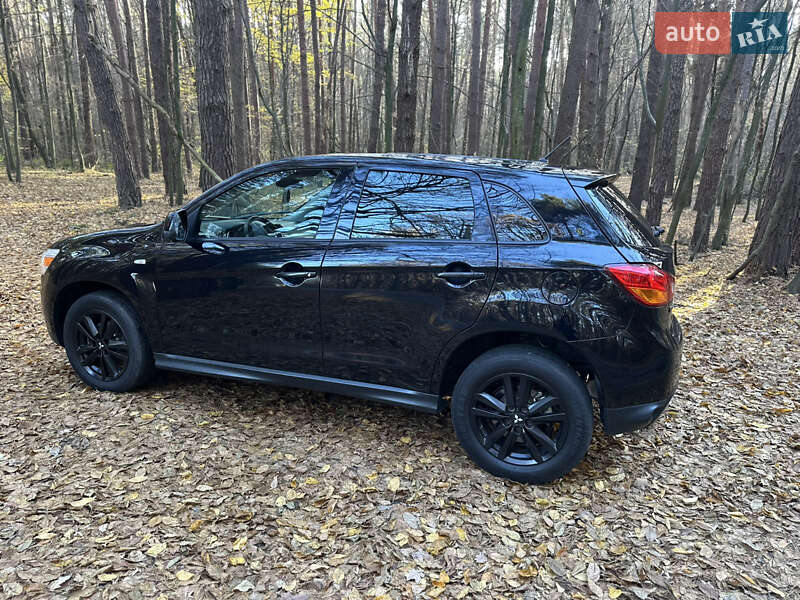 Позашляховик / Кросовер Mitsubishi ASX 2015 в Житомирі