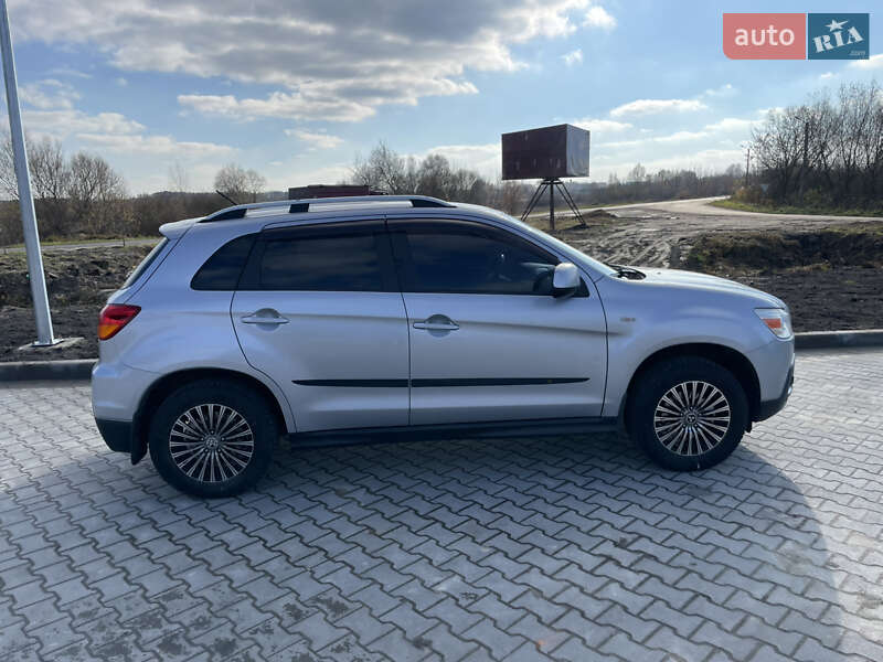 Позашляховик / Кросовер Mitsubishi ASX 2010 в Турійську