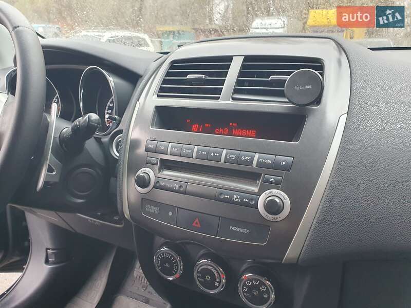 Позашляховик / Кросовер Mitsubishi ASX 2012 в Києві