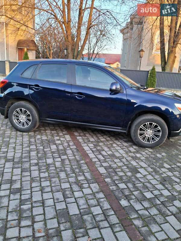 Позашляховик / Кросовер Mitsubishi ASX 2012 в Чернівцях