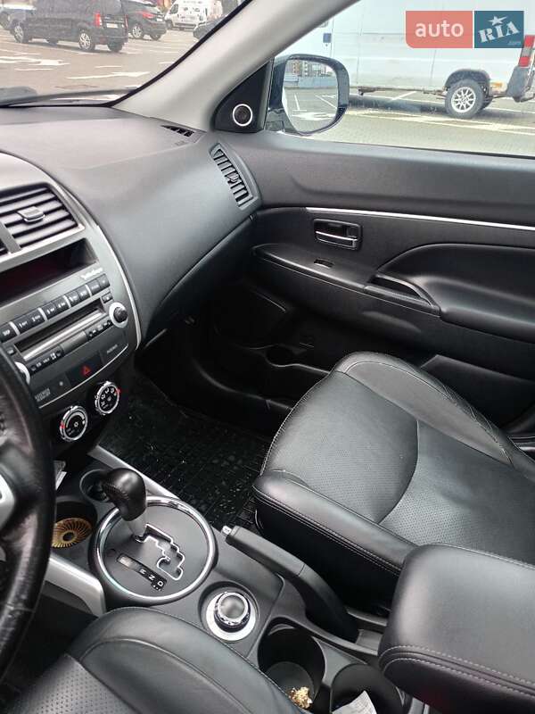 Позашляховик / Кросовер Mitsubishi ASX 2011 в Києві