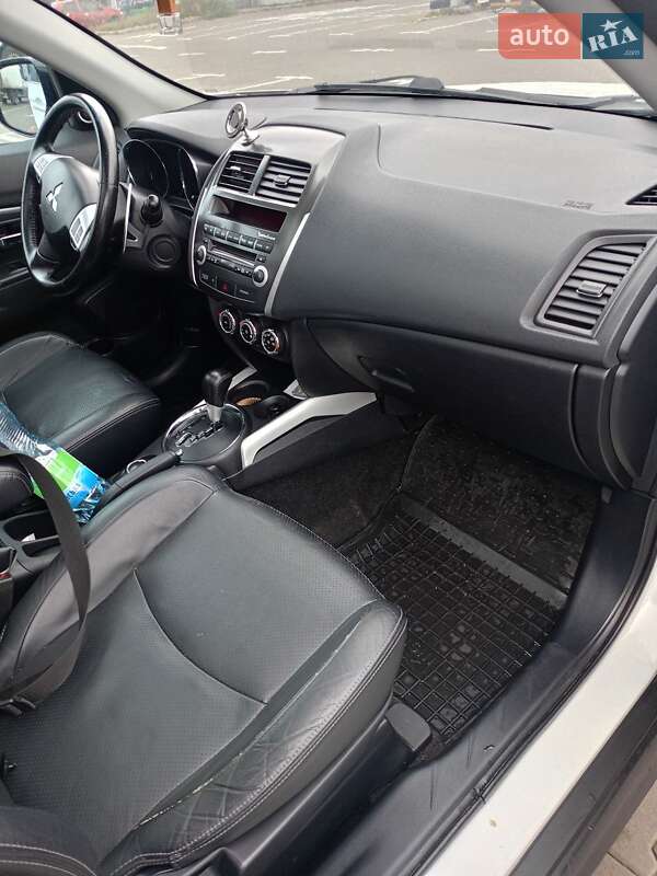 Позашляховик / Кросовер Mitsubishi ASX 2011 в Києві