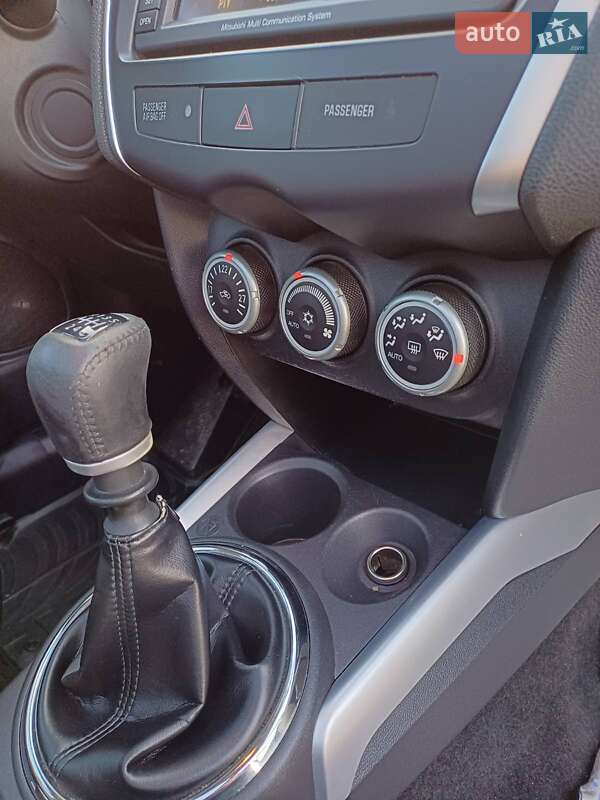 Внедорожник / Кроссовер Mitsubishi ASX 2010 в Ромнах фото 11 Внедорожник / Кроссовер Mitsubishi ASX 2010 в Ромнах