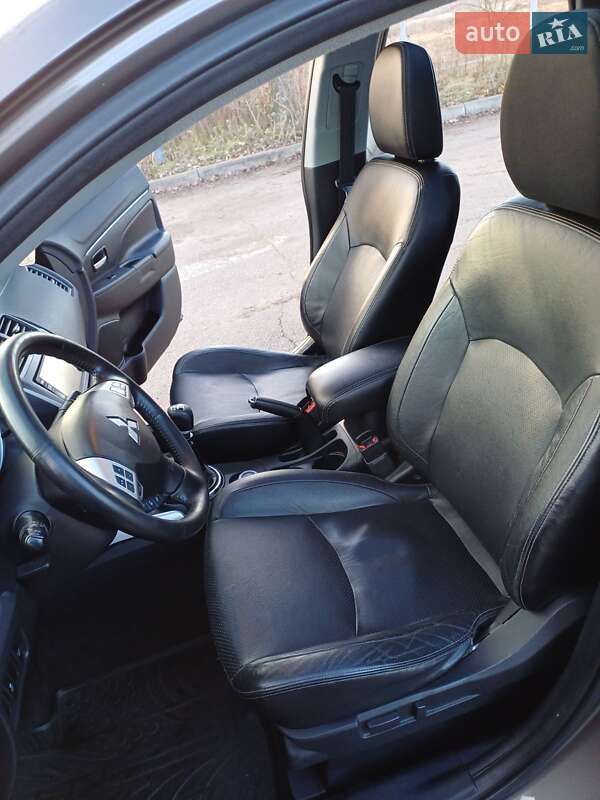 Внедорожник / Кроссовер Mitsubishi ASX 2010 в Ромнах фото 19 Внедорожник / Кроссовер Mitsubishi ASX 2010 в Ромнах