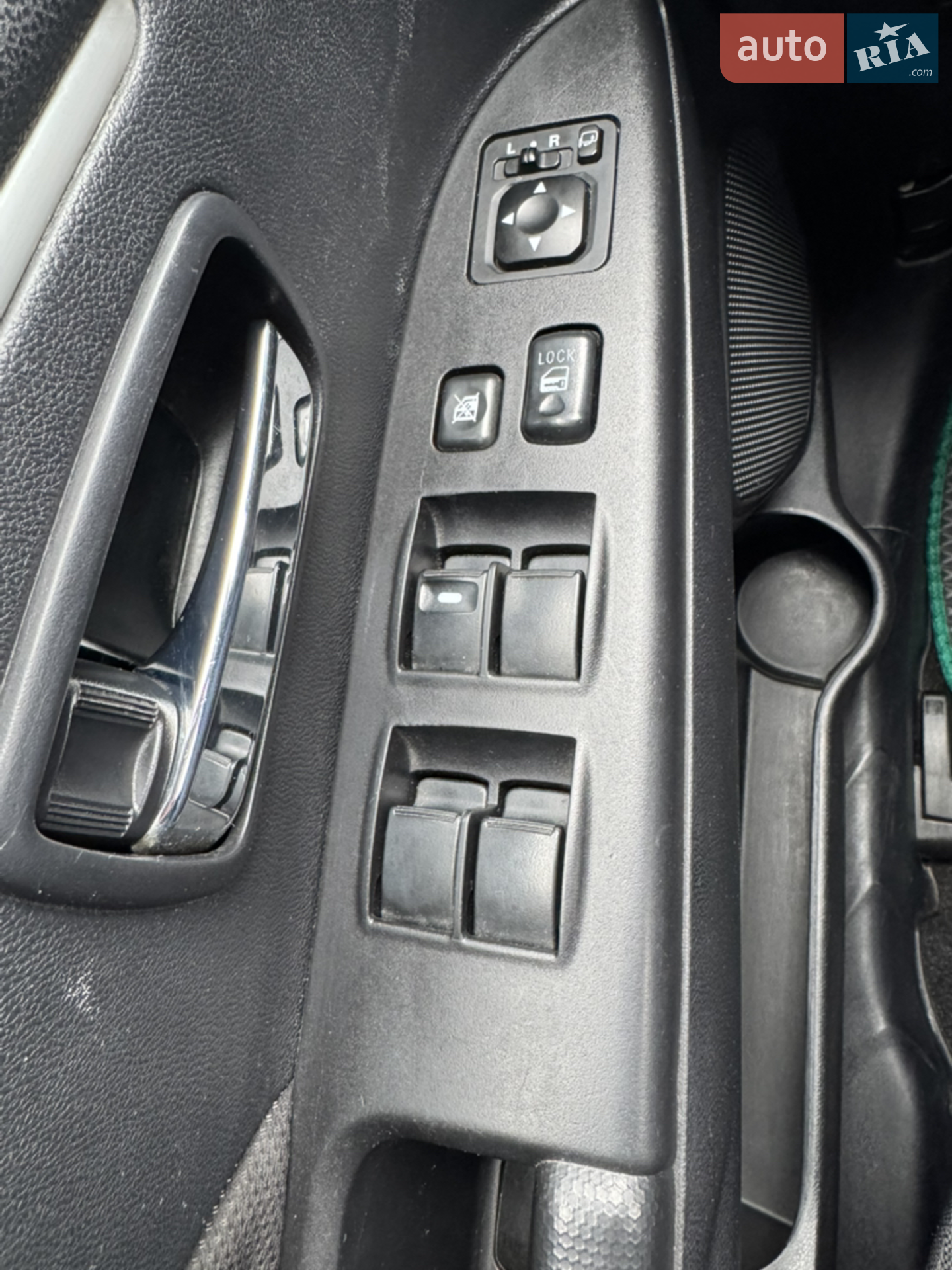 2011 Mitsubishi ASX - мініатюра 2