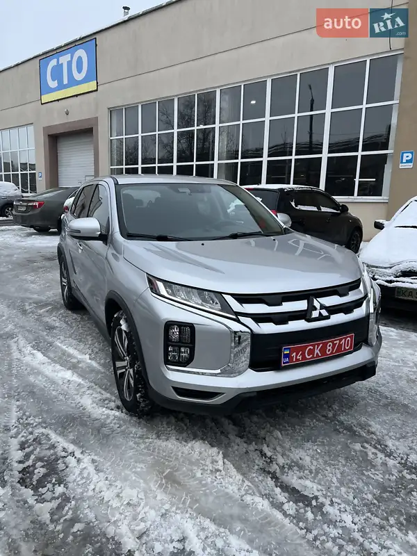 Mitsubishi ASX 2022 VIN JA4ARUAU9PU004533 фото оголошення 2 з 56
