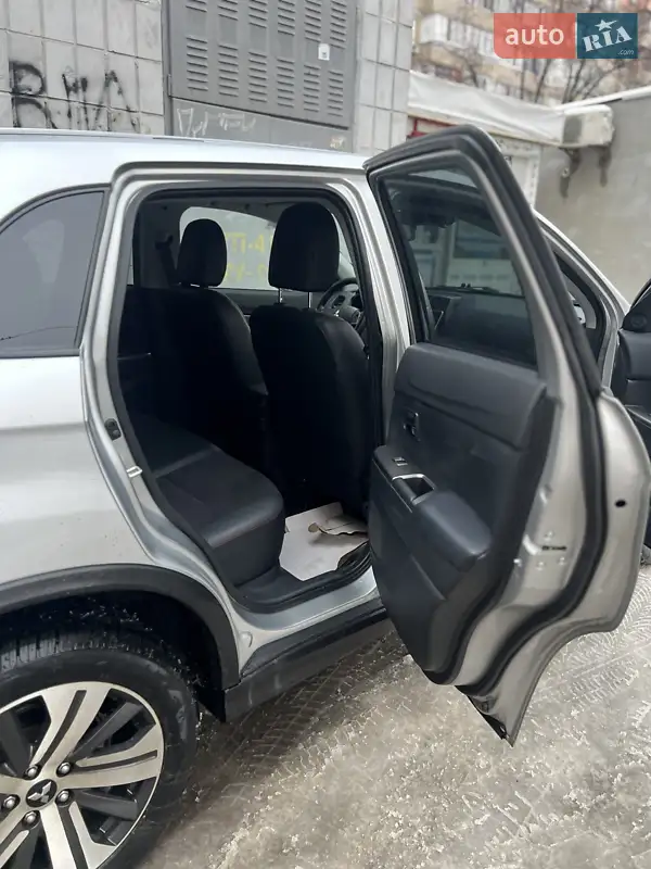 Mitsubishi ASX 2022 VIN JA4ARUAU9PU004533 фото оголошення 6 з 56