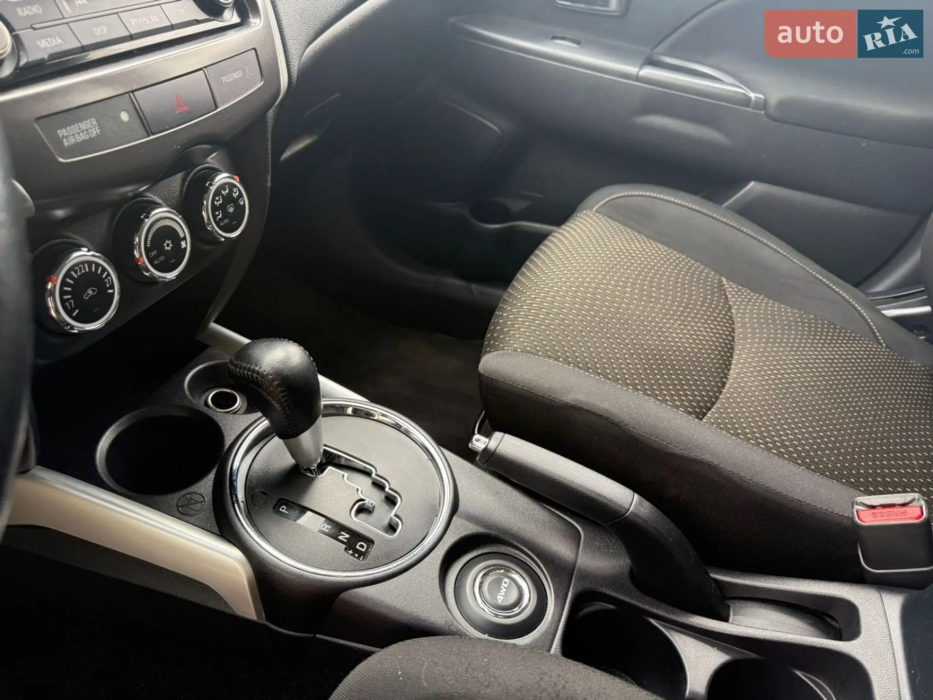 2013 Mitsubishi ASX - мініатюра 11