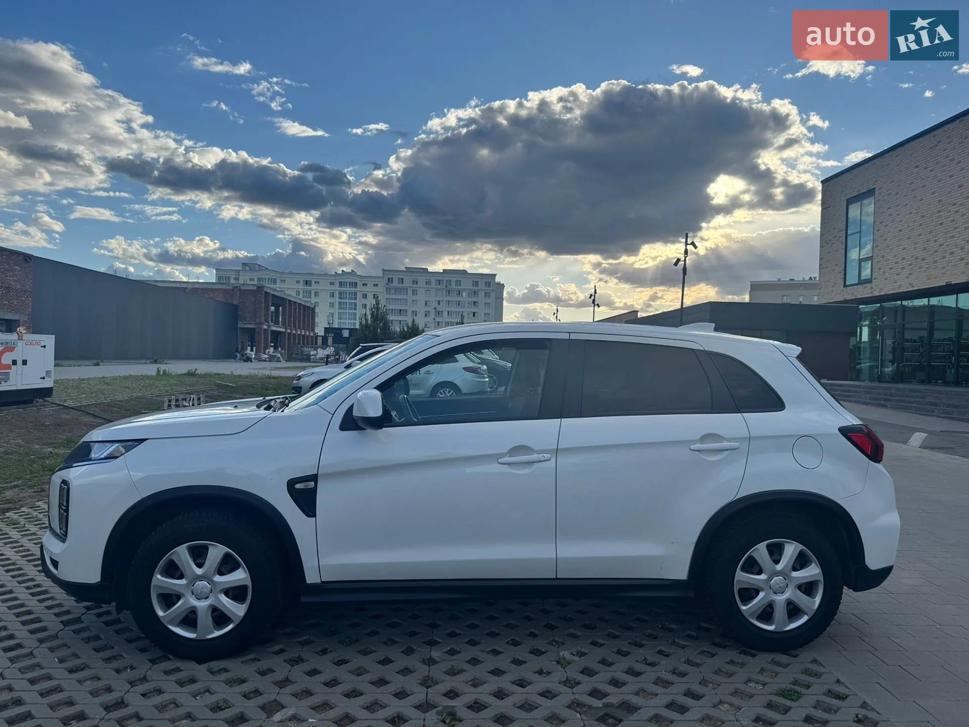 2019 Mitsubishi ASX - мініатюра 2