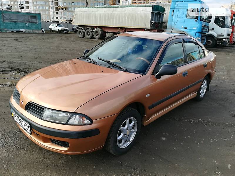 Mitsubishi carisma моделька