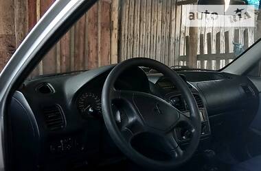Седан Mitsubishi Carisma 2001 в 