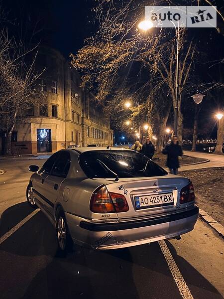 Ліфтбек Mitsubishi Carisma 2001 в Ужгороді